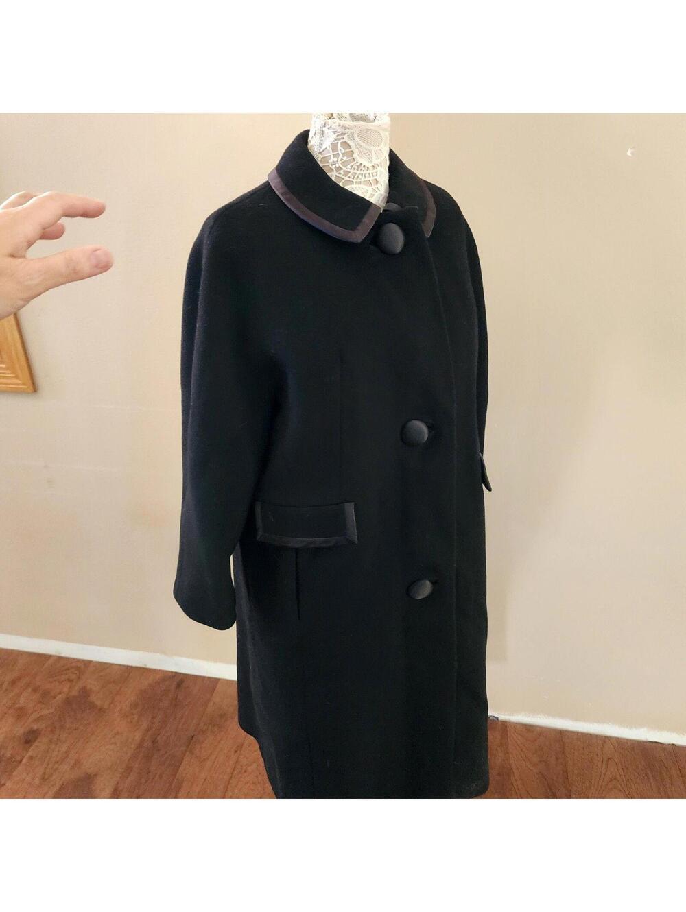 Vintage Worumbo Wool Coat Black Melvoure Fairbrooke Satin Trim Small Classic